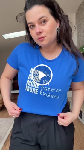 Customer video review of Unisex sustainable generation t-shirt