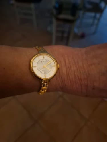Customer photo review of CURREN Luxury Women Bracelet Quartz Watches For Women Magnetic Watch Ladies Sports Dress Wrist Watch Clock Relogio Feminino