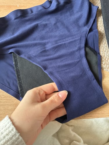 Customer photo review of Culotte Menstruelle Nina sans coutures (taille haute) - Edition Limitée