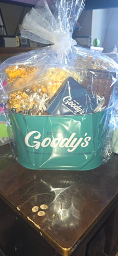Customer photo review of Large Gourmet Gift Tin