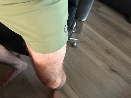 Customer photo review of Essential Shorts 5" Inseam