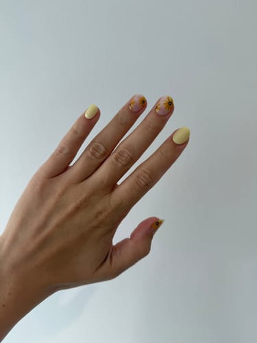 Customer photo review of Sunshine | Sunflower Super Jellies DIY Hard Semi Cured Gel Nail Wraps