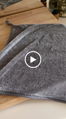 Customer video review of KoalaCloth - the #1 Aussie Favourite XXL (60x40cm)