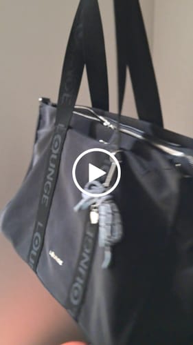 Customer video review of Bolso Nylon Straps Gruesos Street