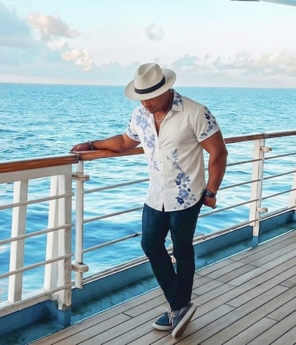 Customer photo review of Men's Blue Floral Print Hawaiian Button Up Cruise Holiday Short Sleeve Shirt