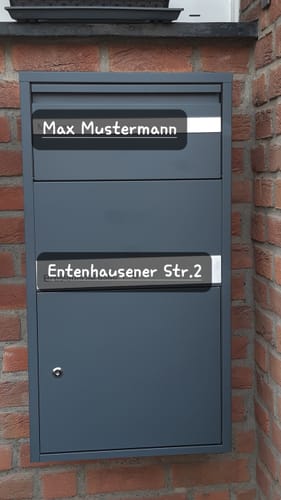 Customer photo review of AlbersDesign Paketbox PB4 anthrazit (RAL7016) personalisiert mit Edelstahl-Schild