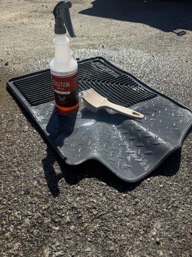 Customer photo review of Solution "Ready to Use" - 32oz. w/ Black Sprayer