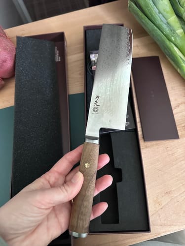 Customer photo review of Hazaki Pro Walnut Nakiri 165mm