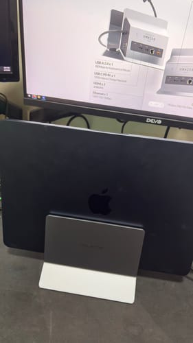 Customer photo review of MacBook Docking Station Dual Monitor with 2 HDMI 4K@60Hz, USB A/C 10Gbps, Vertical Dock Stand for MacBook Pro Air M3 M4