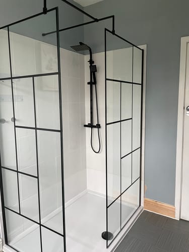 Customer photo review of Black Abstract Enclosure with Stone Shower Tray - Various Sizes Available