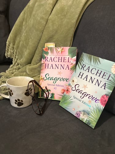 Customer photo review of Seagrove 2 Special Edition Hardcover (+ AUTHOR-SIGNED BOOKPLATE)