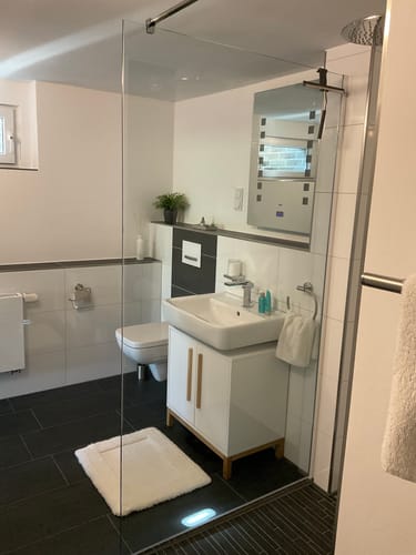 Customer photo review of SONNI Walk In/ Begehbare Dusche Duschabtrennung Duschwand Nano Klarglas Glasstärke 8mm Breite 70-120cm