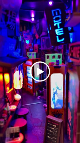 Customer video review of Neo Ramen MiniAlley – A Cyberpunk DIY Diorama Booknook