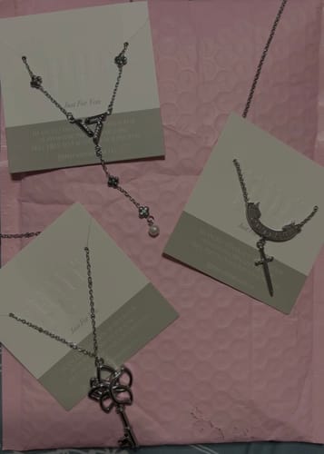 Customer photo review of 3 Mystery Necklaces Bundle
