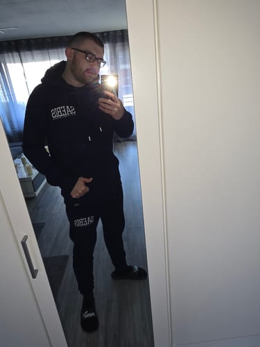 Customer photo review of Lifestyle Herren Hoodie navyblau mit Stickerei by SAEBIS®