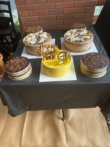 Customer photo review of banana chocolate cake