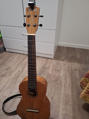 Customer photo review of CT-LG Worth Clear Low G Tenor Ukulele Strings Fluorocarbon 2 Restrings per Packet