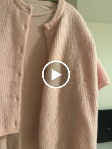 Customer video review of Strickjacke rosa kurzarm Sweet Candy