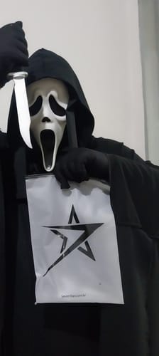 Customer photo review of Máscara Ghost Face Fun World EU24 Versão Cinematográfica ( PRÉ-VENDA)
