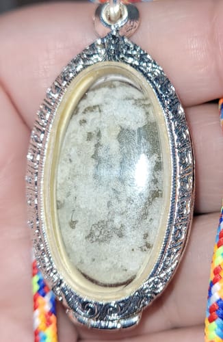 Customer photo review of 🌟 Pendentifs Bouddha Phra Somdej en pierre sacrée fluorescente Ye Ming Zhu