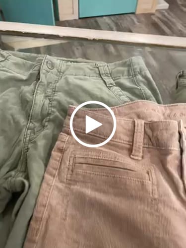Customer video review of American Eagle Outfitters Women's Secondhand Apparel