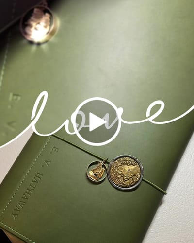 Customer video review of Refillable Folio - OLIVE GREEN TRIFOLD