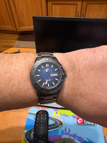 Customer photo review of Ocean Series 200m Waterproof Sparkling Dial Ceramic Bezel Diving Watch 44mm