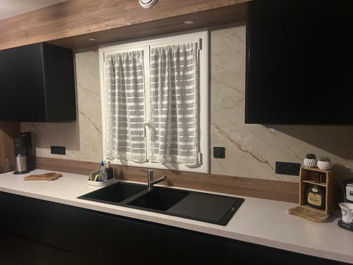 Customer photo review of Panneau Mural PVC Effet Marbre Beige – Imperméable Salle De Bain et Douche