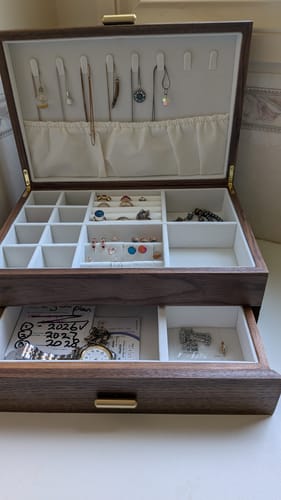 Customer photo review of Vela Mother-of-Pearl Inlaid Jewelry Box