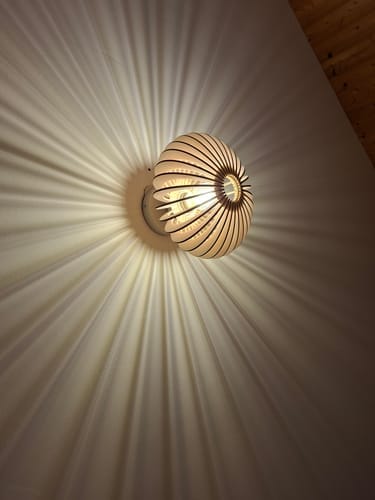 Avis photo d'un client sur Mini Néo teinté Chêne | Applique