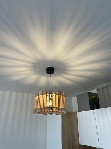 Avis photo d'un client sur Apollon teinté Chêne | Suspension
