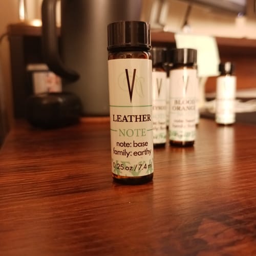 Customer photo review of Leather Fragrance Note