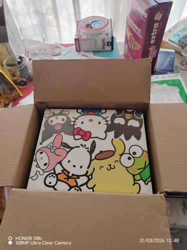 Customer photo review of Tenis de Bota Keroppi White High Top