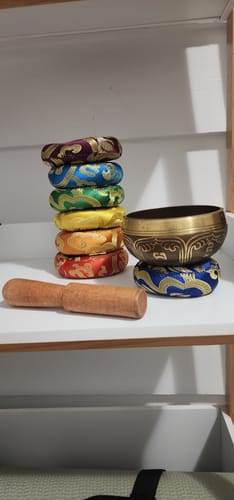 Customer photo review of Silk Cushion