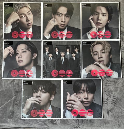 Customer shows the eight vinyl album covers from the BTS ARIRANG 5TH ALBUM STANDARD VINYL SET.