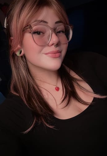Customer photo review of JBEXTENSION 20 Inches Scalpiana Camel Pink Wolf Cut 3.5X4 Hard Silky Top Natural Scalp Effect Wig With Bangs LILA CAMEL PINK