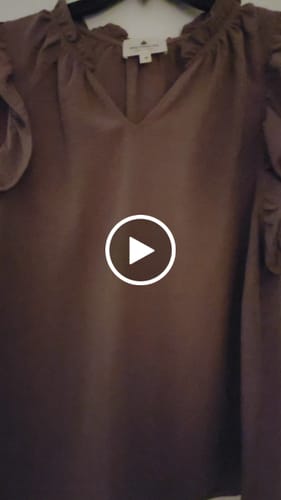 Customer video review of Butterfly Trimmed V Tank