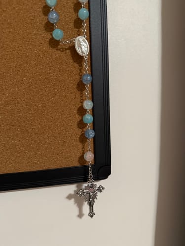 Customer photo review of Christianartworkshop Handmade Original Grey Blue Rosary with Miraculous Medal: A Unique Expression of Faith