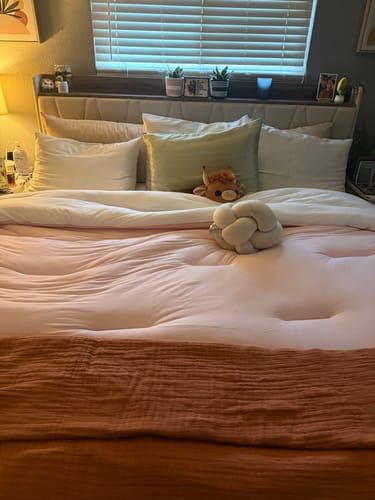 Customer photo review of MarshMellow Comforter