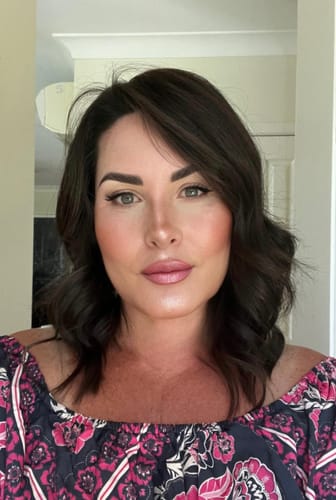 Customer photo review of Natural Darkest Brunette // Illusion Lace Topper
