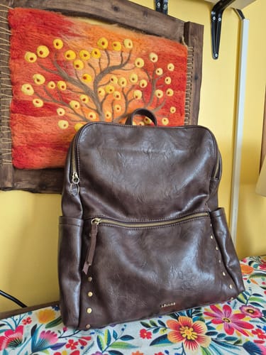 Reseña con foto de un cliente sobre Mochila Tachas Puller Gamuza Boho
