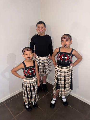 Customer photo review of Kapa Haka Maori Girls Costume