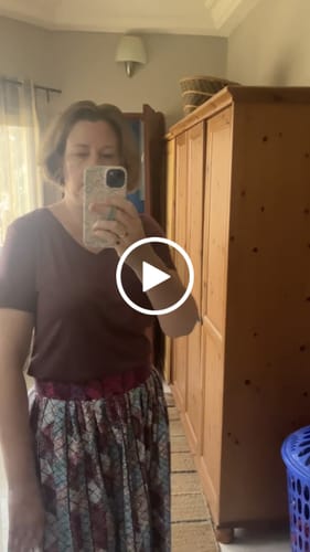 Customer video review of Junie V Neck • Final Sale - Grape Harvest