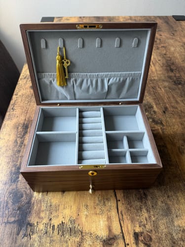 Customer photo review of Eira Walnut Hand-Painted Jewelry Box