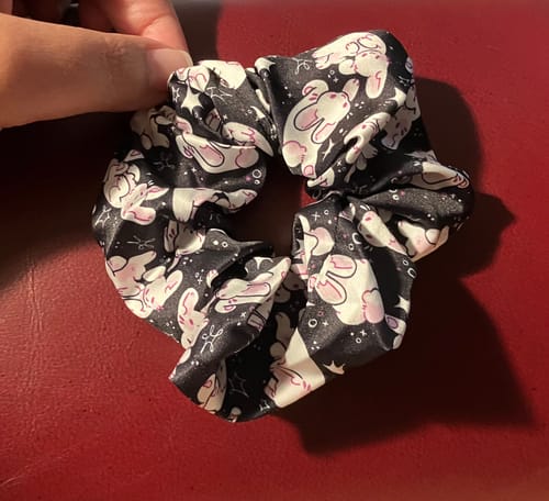Customer photo review of Hair Scrunchies V2