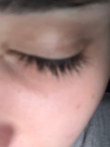 Customer photo review of Sérum pour croissance de cils - Des cils plus longs et plus épais naturellement !