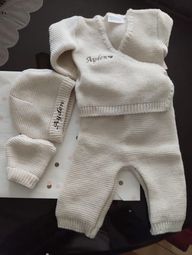 Customer photo review of Ensemble en maille brodé
