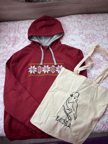 Customer photo review of Мъжка блуза с качулка "Капанска"