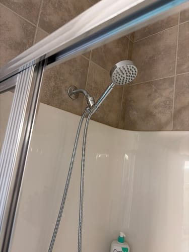 Customer photo review of 1- Spray Handheld Shower Head Set - Canada