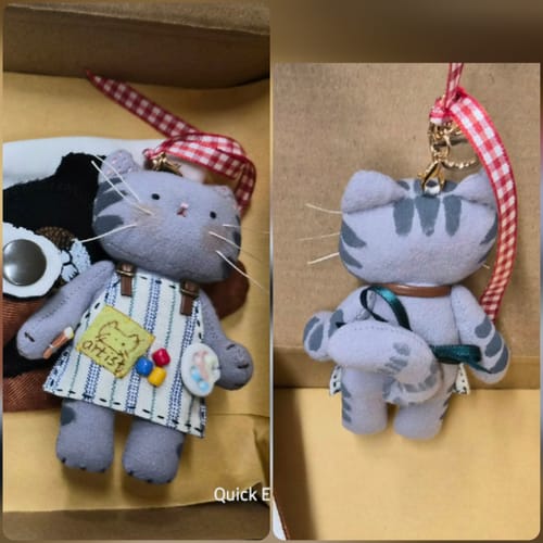 Customer photo review of Artist Kitty Bag Charm🎨| Longer Processing Time|2+ Weeks🙏